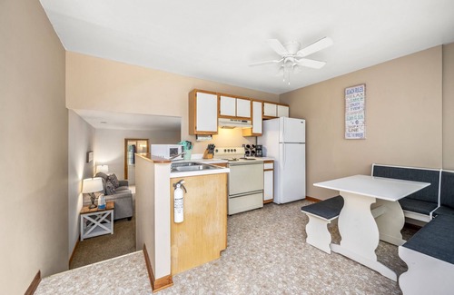 Deep Hole House | Discover Fishhook Hideaway: Budget-Friendly Family Retreat