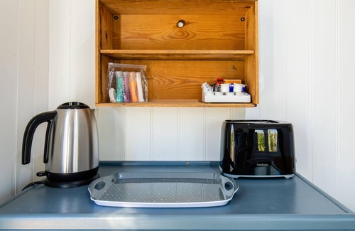 Dilton Marsh Apartment | Budget-Friendly Fishing Break at Brambling Woodland Hut