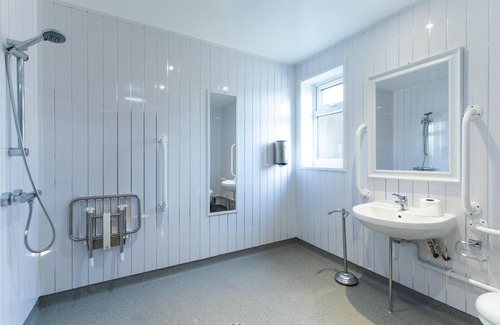 Dilton Marsh Apartment | Budget-Friendly Fishing Break at Brambling Woodland Hut