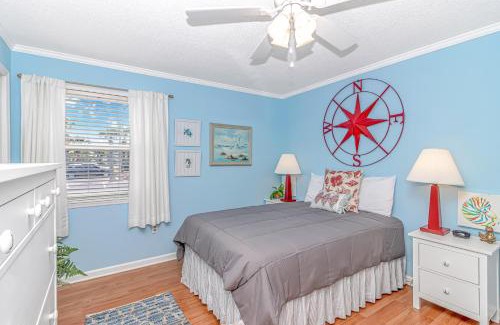 Gulf Stream Estates Apartment | Beach Access & Fishing Dock: Family-Friendly Getaway