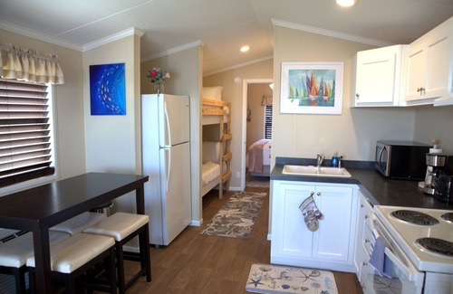 Eastpoint House | Family-Friendly Hotel with Boat Launch & Seafood Market Nearby