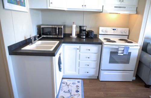 Eastpoint House | Family-Friendly Hotel with Boat Launch & Seafood Market Nearby