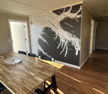 Flateyri Ski Chalet | Family-Friendly Fisk Club Cottages Flateyri - Sailor's House