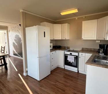 Flateyri Ski Chalet | Family-Friendly Fisk Club Cottages Flateyri - Sailor's House