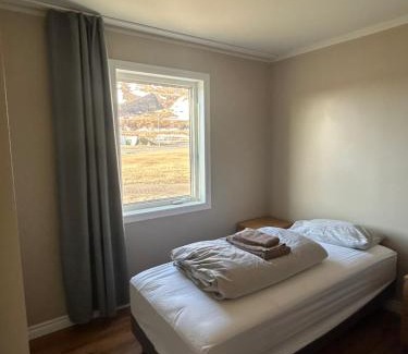 Flateyri Ski Chalet | Family-Friendly Fisk Club Cottages Flateyri - Sailor's House