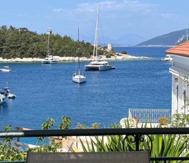 Matsoukata House | Fiskardo Beach House: Exceptional Oceanfront Escape