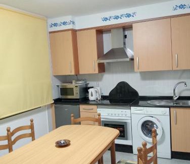 Sardinero Apartment | Cozy Fisterra - Sardiñeiro: Oceanfront & Pet-Friendly Retreat