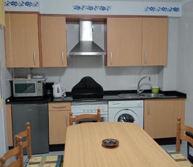 Sardinero Apartment | Cozy Fisterra - Sardiñeiro: Oceanfront & Pet-Friendly Retreat