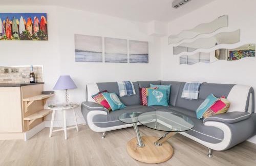 Newquay Apartment | Fistral Drift: Pet-Friendly Retreat with 4-Star Comfort