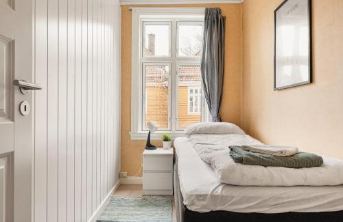 Sentrum Apartment | Ideal Retreat for Families: 8 Bedrooms & Top Guest Ratings!