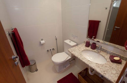 Lagoa Pequena Apartment | Idyllic Beachfront Retreat with Ocean View and Pool Access