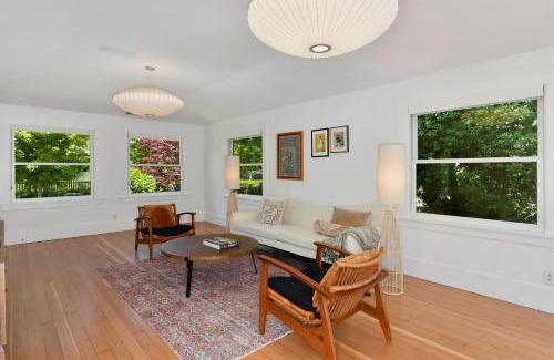 Healdsburg House | Discover Fitch St Escape: Pet & Child Friendly Retreat