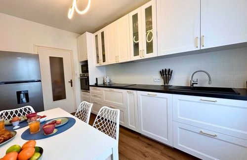 Limoges Apartment | FITZ JAMES 2 Bedroom 2 Bath City Center