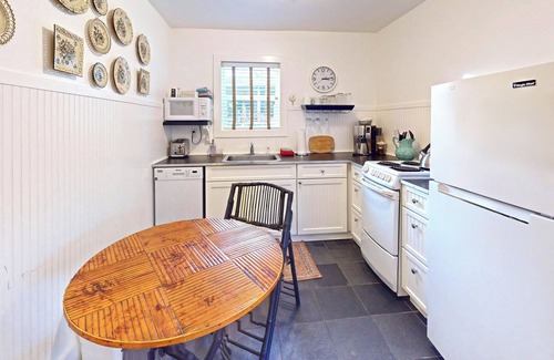 Gearhart House | Pet-Friendly Fitzgerald's Cottages - Steps from Gearhart Beach