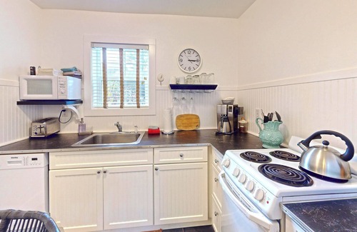 Gearhart House | Pet-Friendly Fitzgerald's Cottages - Steps from Gearhart Beach