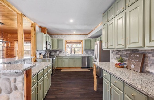 Dripping Springs House | Fitzhugh Lodge: Your Hill Country Getaway with Diverse Amenities