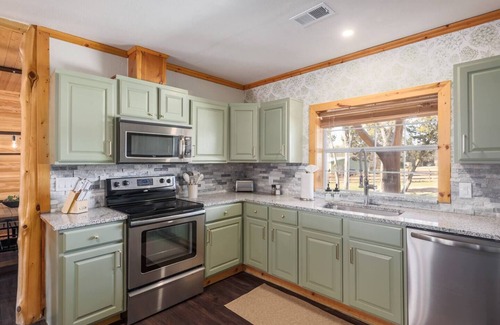Dripping Springs House | Fitzhugh Lodge: Your Hill Country Getaway with Diverse Amenities