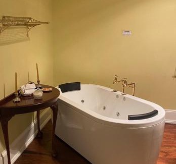 Westbury Hotel | Pet-Friendly Retreat at Fitzpatricks Inn, 4-Star Comfort