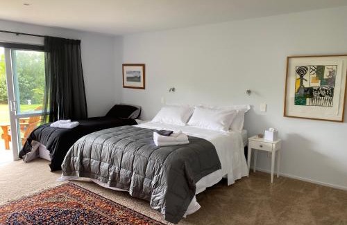 Coromandel Bed & Breakfast | Fitzroy BnB: Ocean View Retreat with Perfect 10 Reviews