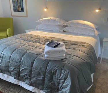 Coromandel Bed & Breakfast | Fitzroy BnB: Ocean View Retreat with Perfect 10 Reviews