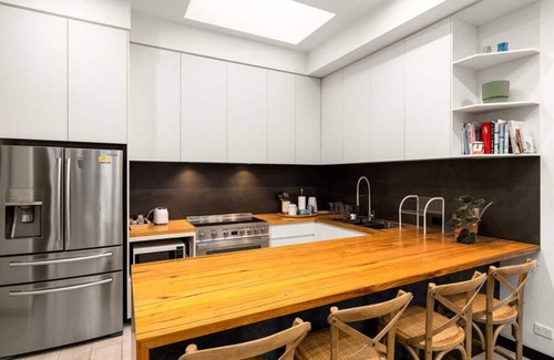 Fitzroy House | Fitzroy's Family Retreat with Breakfast & Perfect Rating