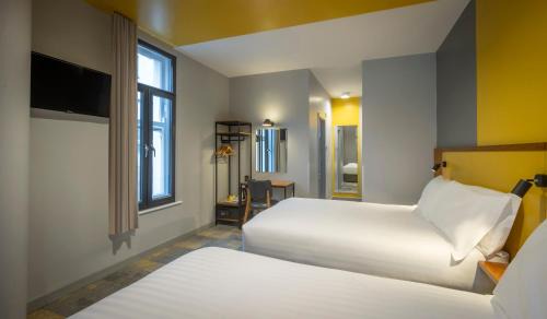 Temple Bar Hotel | Explore Fitzsimons Hotel Temple Bar with Restaurant & Access