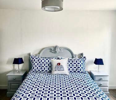 Downpatrick Apartment | Stunning Fitzy's Bunker - Modern Beachfront Apartment