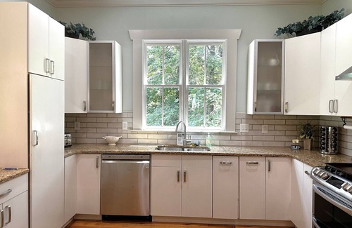 Buford House | Ideal 5-Bedroom Lake Home Near Water Park & Beach