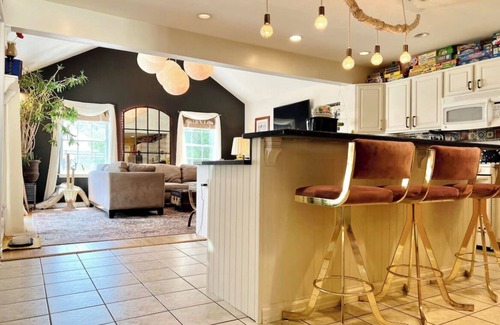 Lake Como House | Idyllic Lake Como Surf Palace Near the Beach, Rated 9.4/10