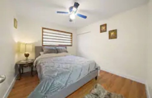 Upper Ten Oaks Cottage | Five Bedroom Oasis with View of Abbotsford Valley