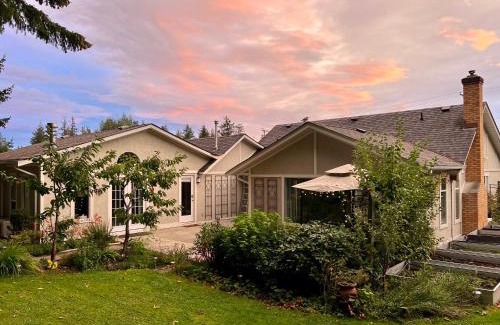 Regional District of Nanaimo Bed & Breakfast | Five Gables B&B