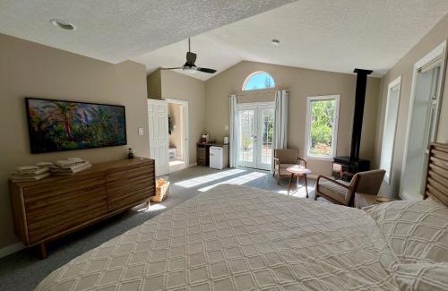Regional District of Nanaimo Bed & Breakfast | Five Gables B&B