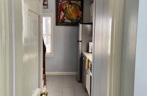 Versailles Cottage | Ideal Location: Just Minutes from Keeneland with Breakfast