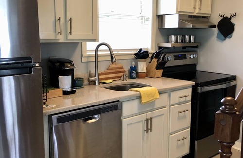 Versailles Cottage | Ideal Location: Just Minutes from Keeneland with Breakfast