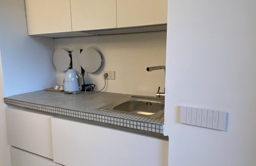 Licola Apartment | Relaxing Retreat: Steps from the Beach with Patio & Pergola