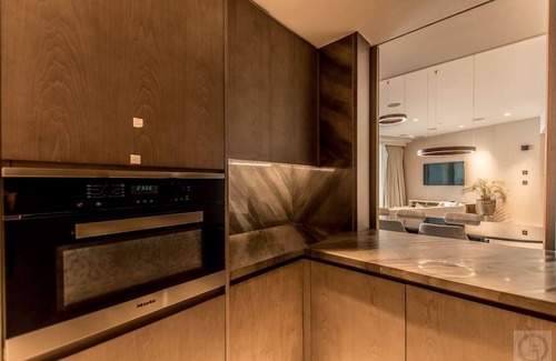 Palm Jumeirah Apartment | Five Palm: Spacious 3-Bedroom Apartment with Pool Access