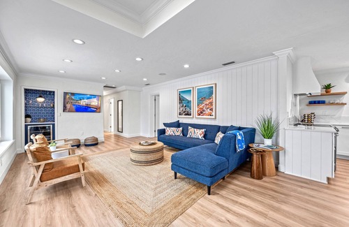 Saint Armands Key House | Five Palms Indulge in a Stunning Lido Key Retreat with Private Pool, Firepit, and Steps to the Beach