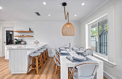 Saint Armands Key House | Five Palms Indulge in a Stunning Lido Key Retreat with Private Pool, Firepit, and Steps to the Beach