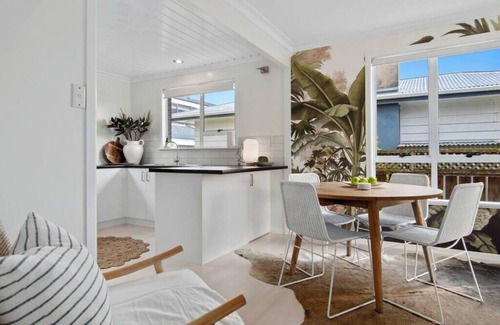 Omanu House | Unforgettable Five Palms Beach Escape with Family Amenities