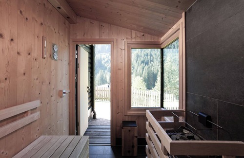 Hinterglemm Ski Chalet | Explore FIVE SEASONS | Hideaway Saalbach: A Perfect Retreat