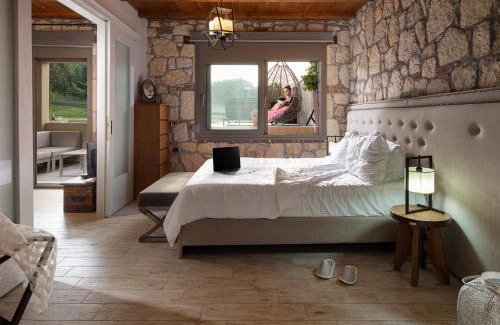 Vourvourou Villa | Indulge in Five Senses Luxury Villas with Oceanfront Bliss