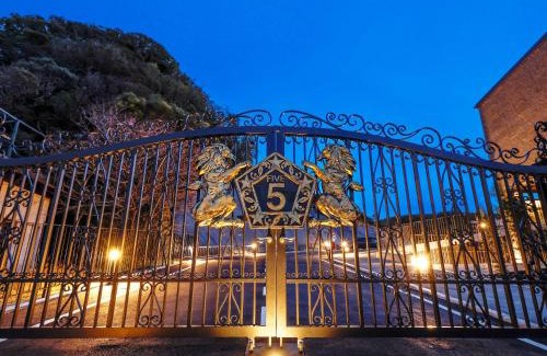 Shirahama Hotel | Experience Five Spring Resort in Shirahama with Pools & Spas