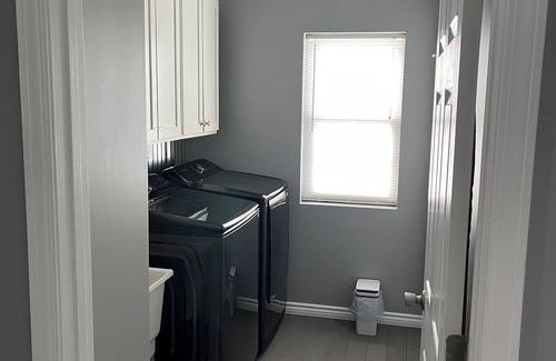Wyandotte House | Five star 3 bedroom newly constructed home with pool table sleeps 8