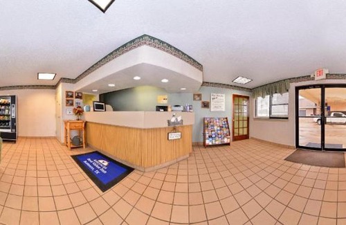 Burleson Hotel | Budget-Friendly Five Star Inn Burleson with Accessibility