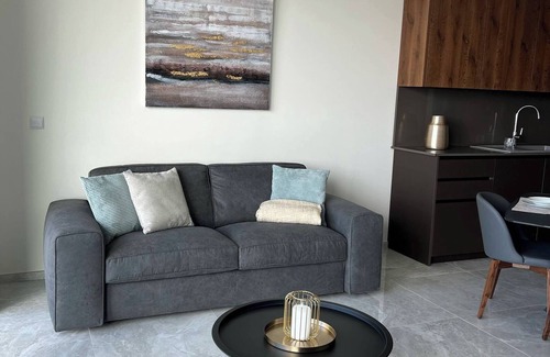Paceville Apartment | Five Stars MercuryTower 25th