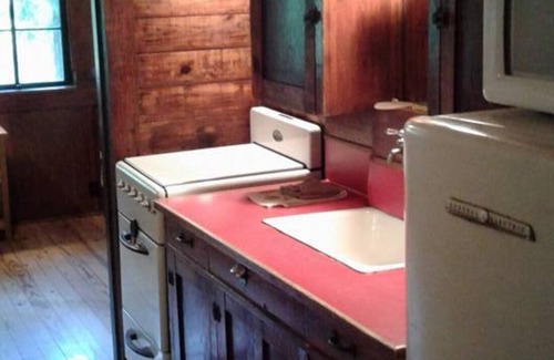 Hot Springs Cabin | Inviting FIVE POINTS~LAKE HAMILTON: Cozy Cabin with Lake Views