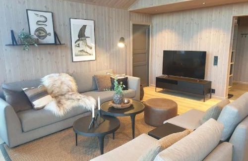 Andalsnes House | Scenic Fjord-Holiday-Lodge with Breathtaking Views
