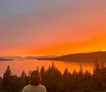 Andalsnes House | Scenic Fjord-Holiday-Lodge with Breathtaking Views