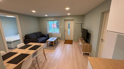 Sunde Apartment | Fjord Studio: Family-Friendly Getaway with Top Guest Rating