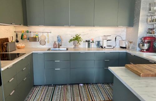 Trondheim City Centre Apartment | Explore Fjordgata: Family-Friendly Stay in Trondheim
